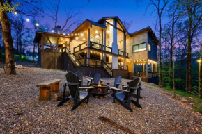 Secluded Creekside Cabin with Hot Tub and Fire Pit!